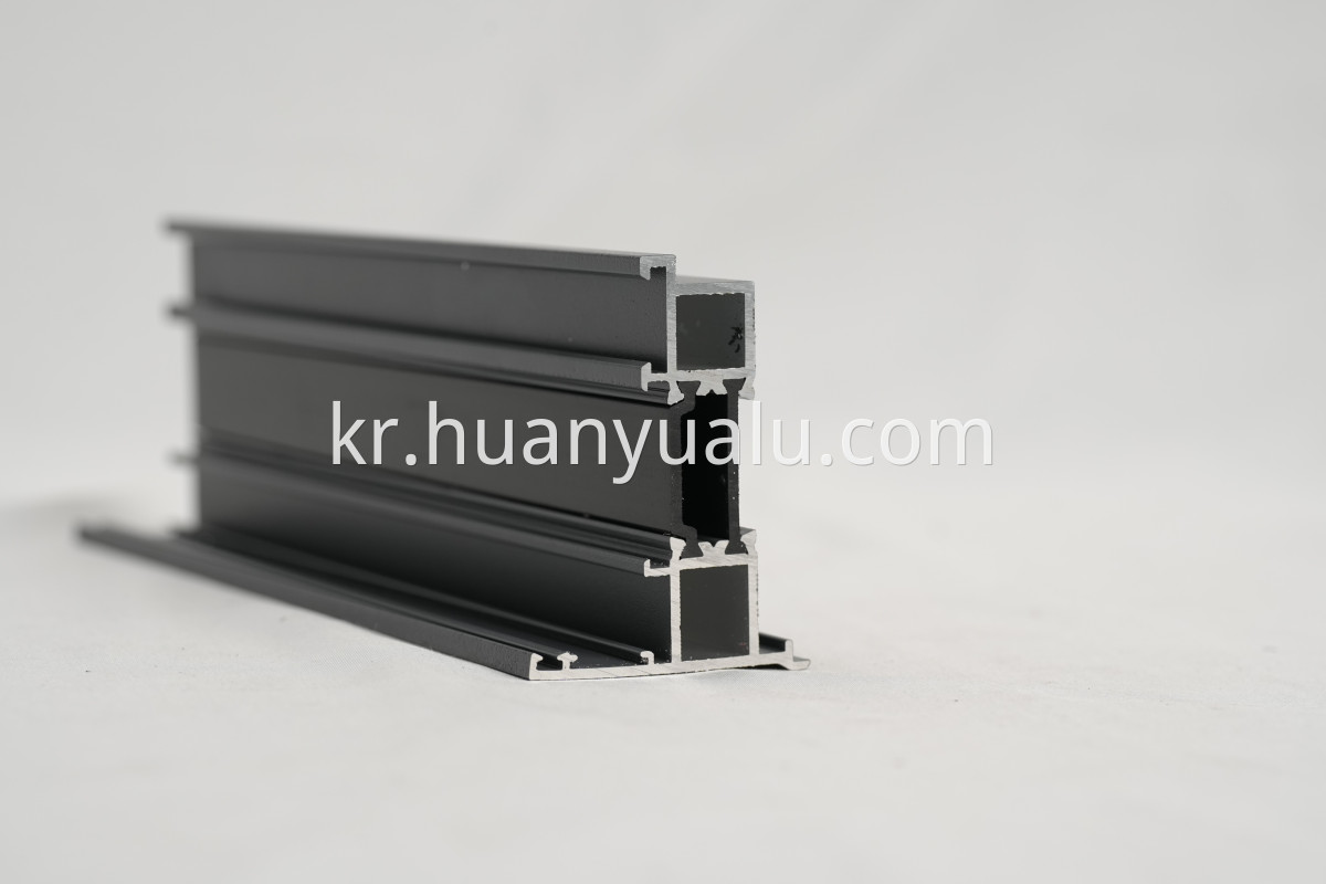 Thermal insulation profiles